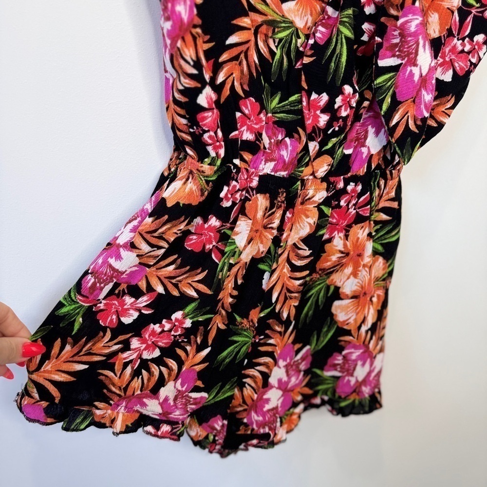 Mossimo Floral Stretchy Women’s Romper (M) - Picture 5 of 6
